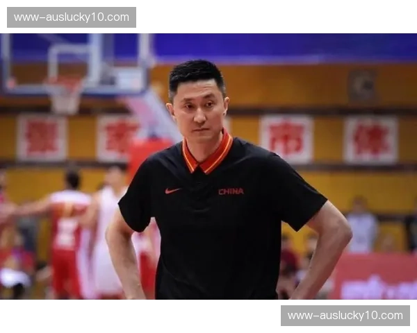 杜锋核心球员状态低迷，郭士强对位防守限制广东外线箭头